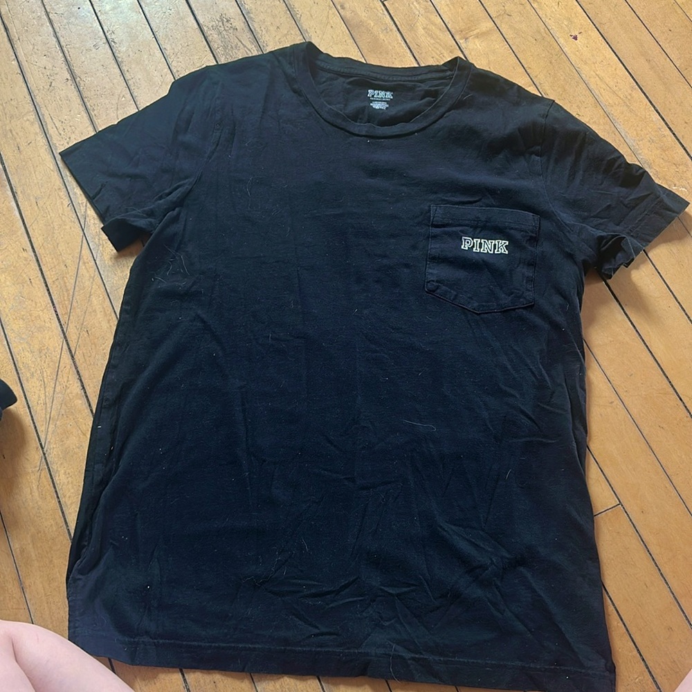 Black pink T like new